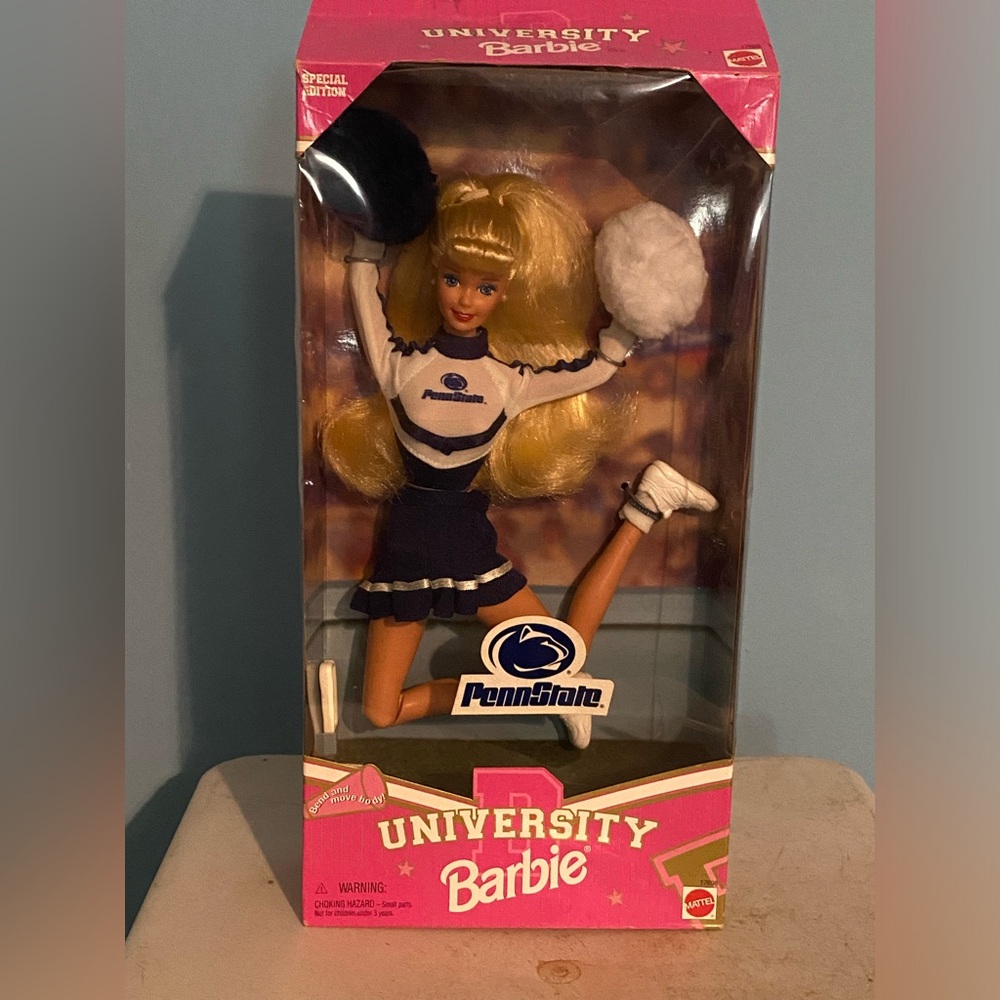Vintage 1996 Penn State UNIVERSITY BARBIE doll; New in box